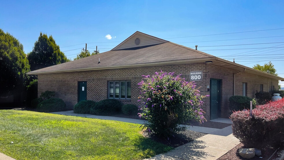 800 Coventry Dr, Phillipsburg, NJ for sale - Building Photo - Image 3 of 12