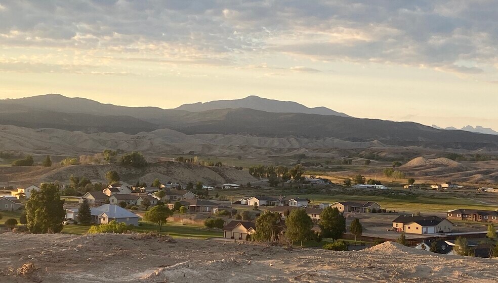 Oak Grove, Montrose, CO 81401