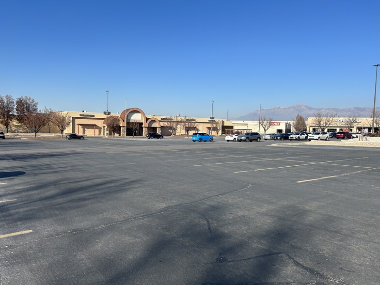 4045 Riverdale Rd, Ogden, UT for lease - Building Photo - Image 3 of 8