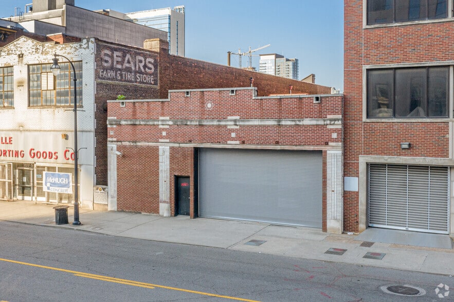 175 Rosa L Parks Blvd, Nashville, TN for lease - Primary Photo - Image 1 of 5