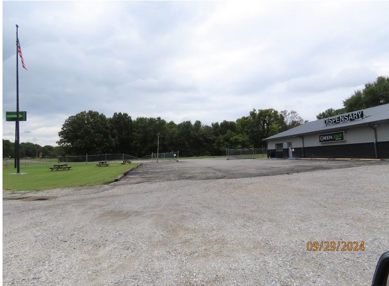 2000 Martin Luther King Jr Dr, Helena, AR for sale - Building Photo - Image 2 of 6