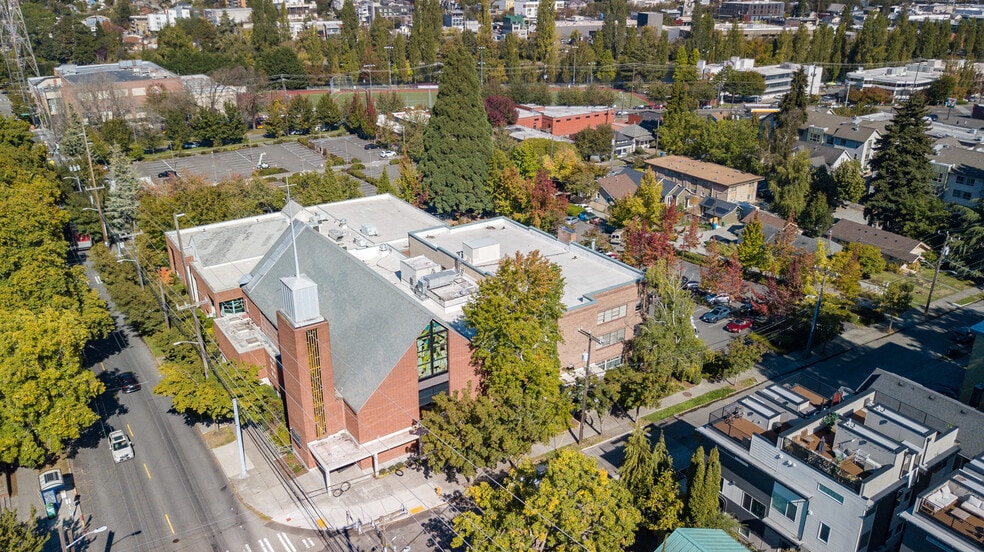 3200 3rd Ave W, Seattle, WA for sale - Primary Photo - Image 1 of 4