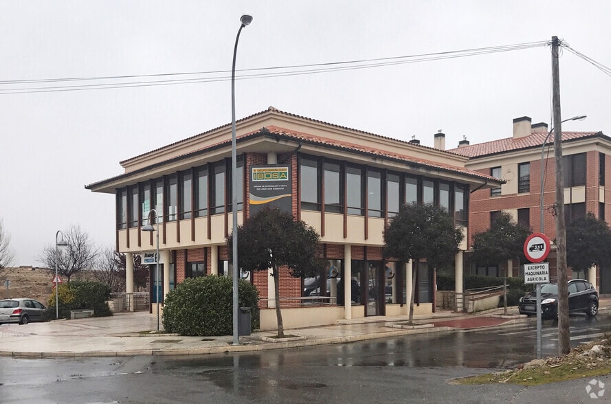 Camino de los Escobares, 48, La Lastrilla, Segovia for lease - Building Photo - Image 1 of 4