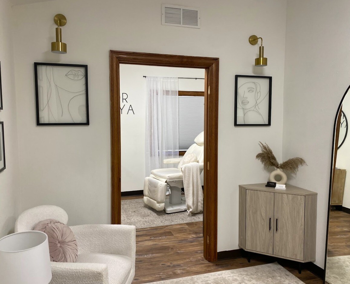 1200 E Woodhurst Dr, Springfield, MO for lease Interior Photo- Image 1 of 6