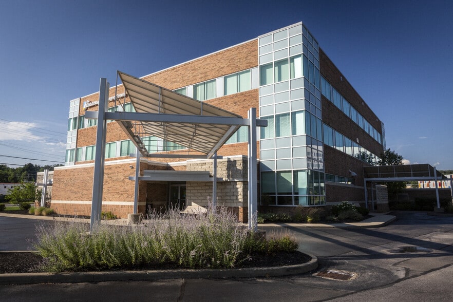 4850 Red Bank Rd, Cincinnati, OH for lease - Building Photo - Image 1 of 4