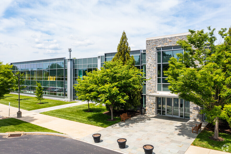 3805 West Chester Pike, Newtown Square, PA for lease - Building Photo - Image 1 of 10