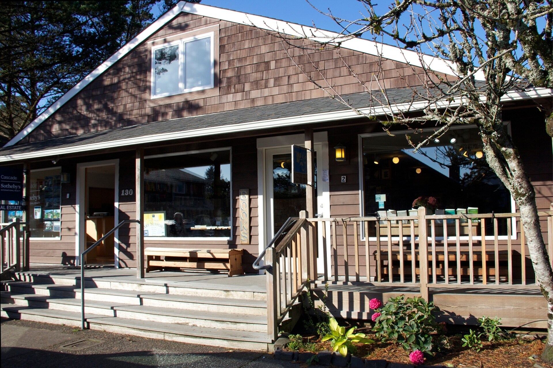 130 N Hemlock St, Cannon Beach, OR for sale Primary Photo- Image 1 of 1