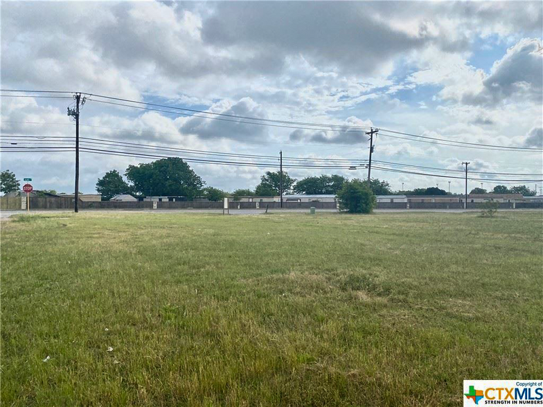 204 E Elms Rd, Killeen, TX for sale - Building Photo - Image 2 of 2