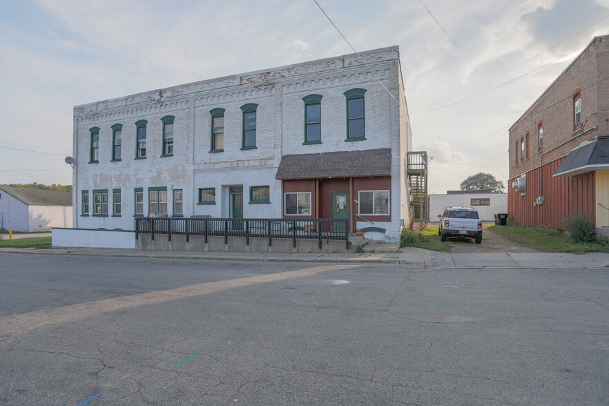 108 N Lake St, Gillett, WI for sale - Primary Photo - Image 1 of 1