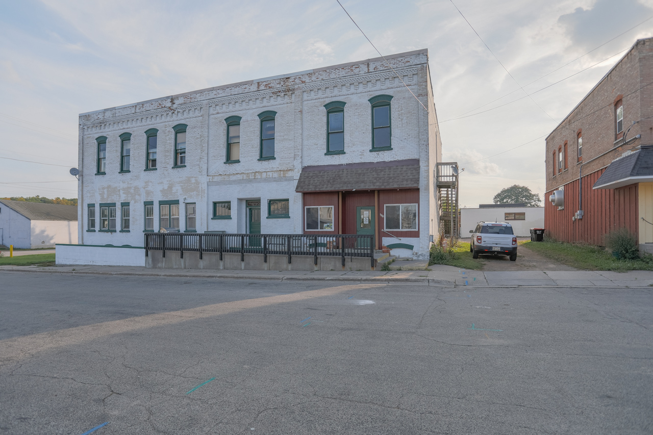 108 N Lake St, Gillett, WI for sale Primary Photo- Image 1 of 1