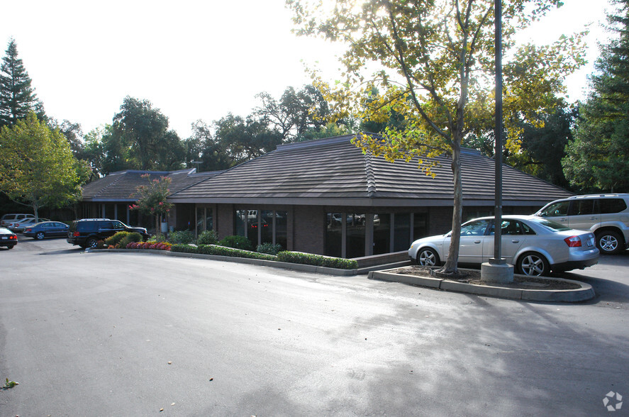 3620 Fair Oaks Blvd, Sacramento, CA for lease - Building Photo - Image 2 of 9