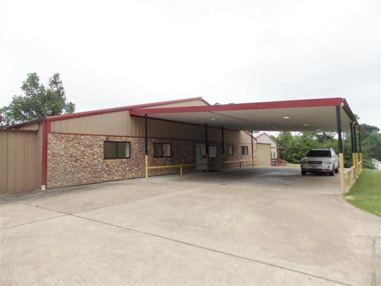 702 S Peachtree St, Jasper, TX for lease - Building Photo - Image 3 of 25