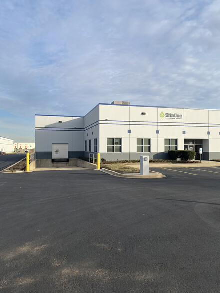 1306-1330 Pierson Dr, Batavia, IL for lease - Building Photo - Image 2 of 6