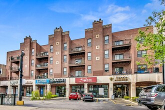 2032 W Division St, Chicago, IL for lease Building Photo- Image 1 of 15