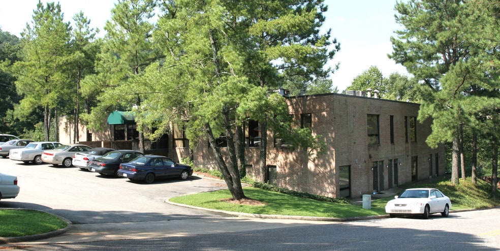 2045 Brookwood Medical Ctr Dr, Birmingham, AL for lease - Building Photo - Image 2 of 6