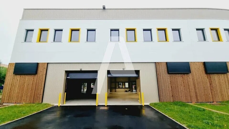 Flex in Fresnes for lease - Building Photo - Image 2 of 4