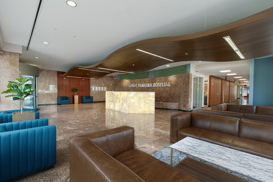 7501 Fannin St, Houston, TX for lease - Lobby - Image 2 of 7