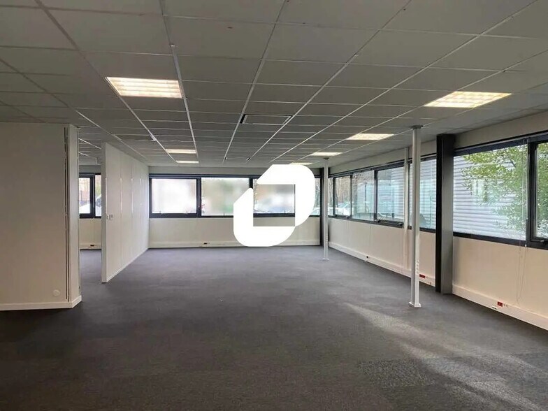 Office in Mérignac for lease - Interior Photo - Image 3 of 7