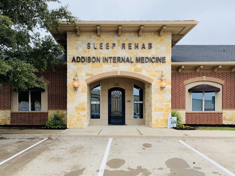 1428 W Hebron Pky, Carrollton, TX for lease - Primary Photo - Image 1 of 29