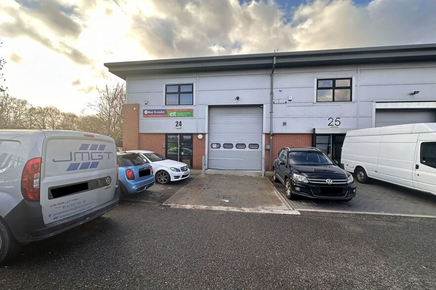 Bourne Rd, Crayford for lease - Primary Photo - Image 1 of 1