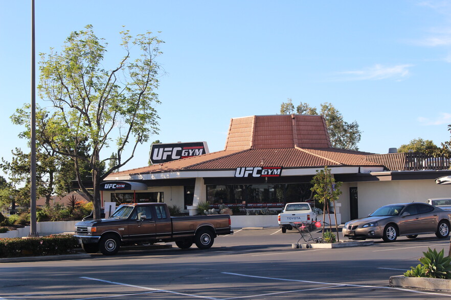 6975-7393 Jackson Dr, San Diego, CA for lease - Building Photo - Image 3 of 5