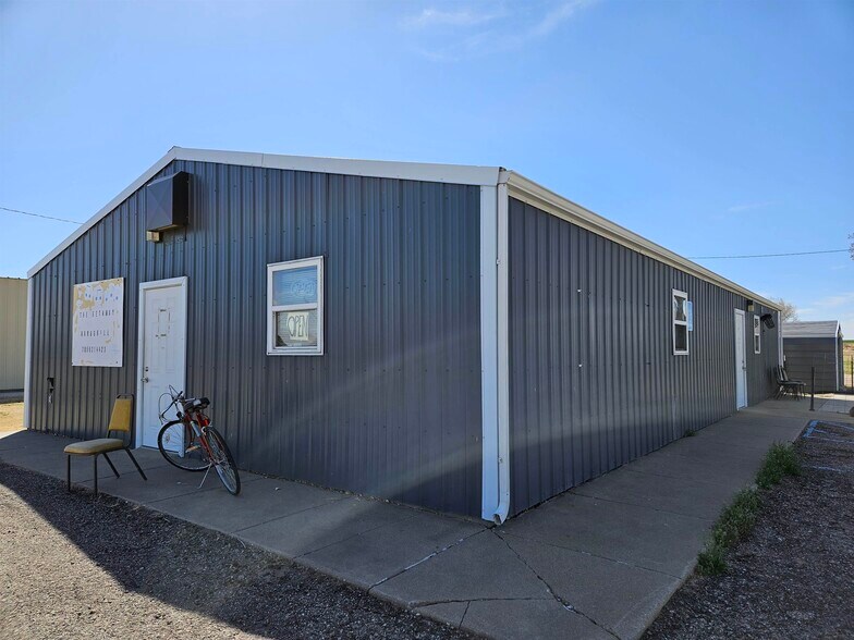 110 Oak St, Hays, KS 67667 Retail for Sale