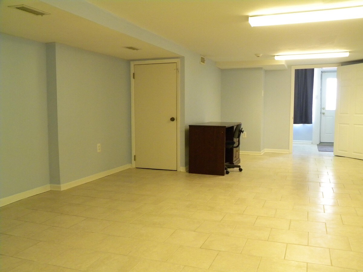 2242 Mt Carmel Ave, Glenside, PA 19038