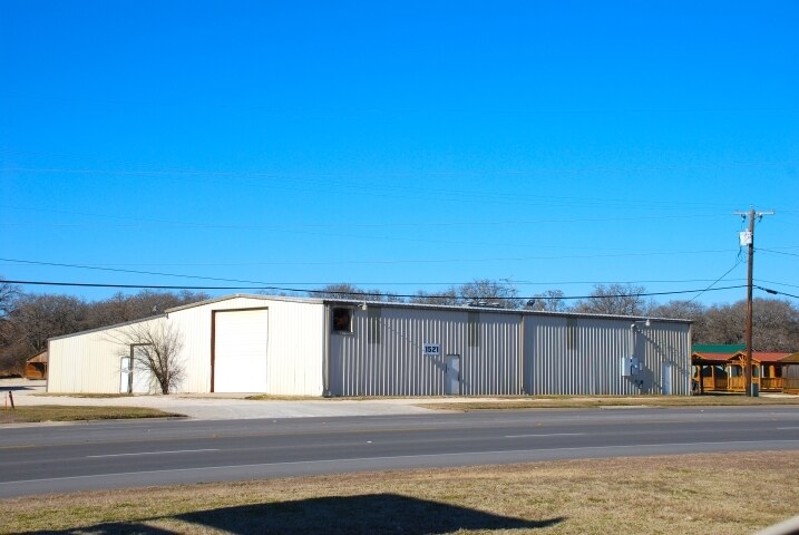 1521 E Henderson St, Cleburne, TX for sale Primary Photo- Image 1 of 1