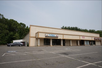 1140-1164 Burnside Ave, East Hartford, CT for lease Building Photo- Image 1 of 24