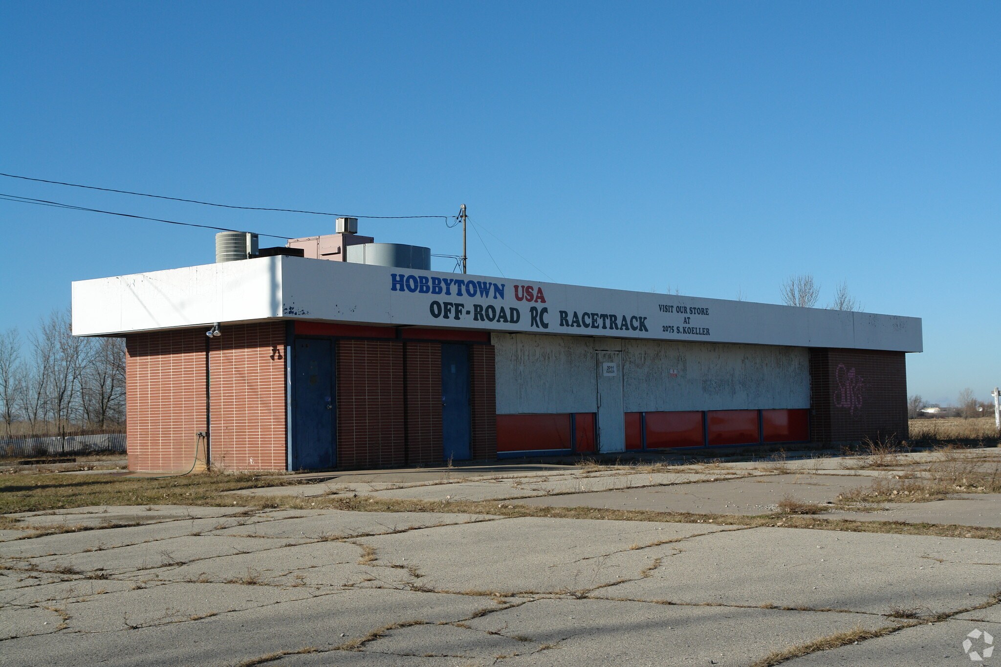 3911 S Washburn St, Oshkosh, WI for sale Primary Photo- Image 1 of 1