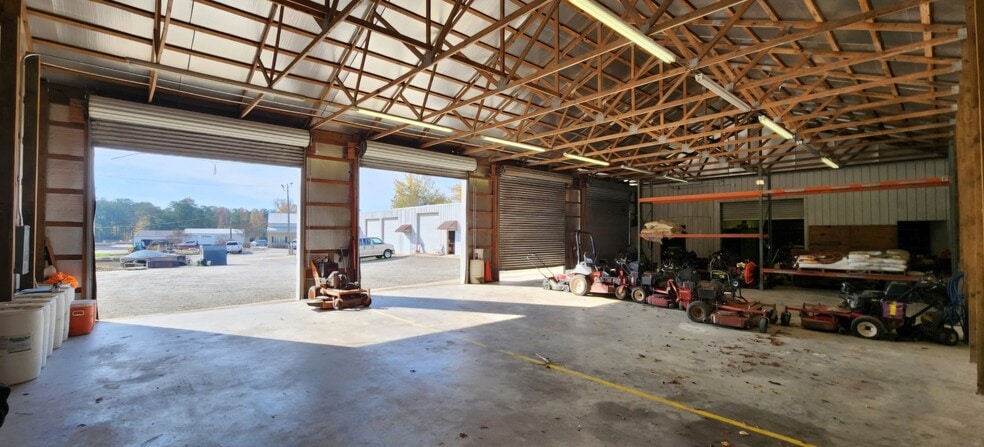 211 Stewart Rd, Sharpsburg, GA for lease - Interior Photo - Image 3 of 3