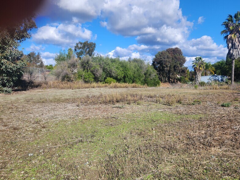 1252 Navel Pl, Vista, CA for lease - Building Photo - Image 3 of 8