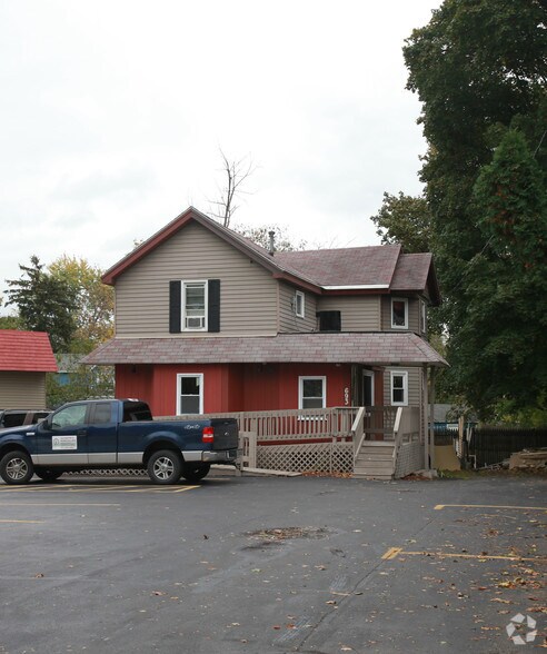 693 S Bay Rd, North Syracuse, NY for sale - Primary Photo - Image 1 of 1