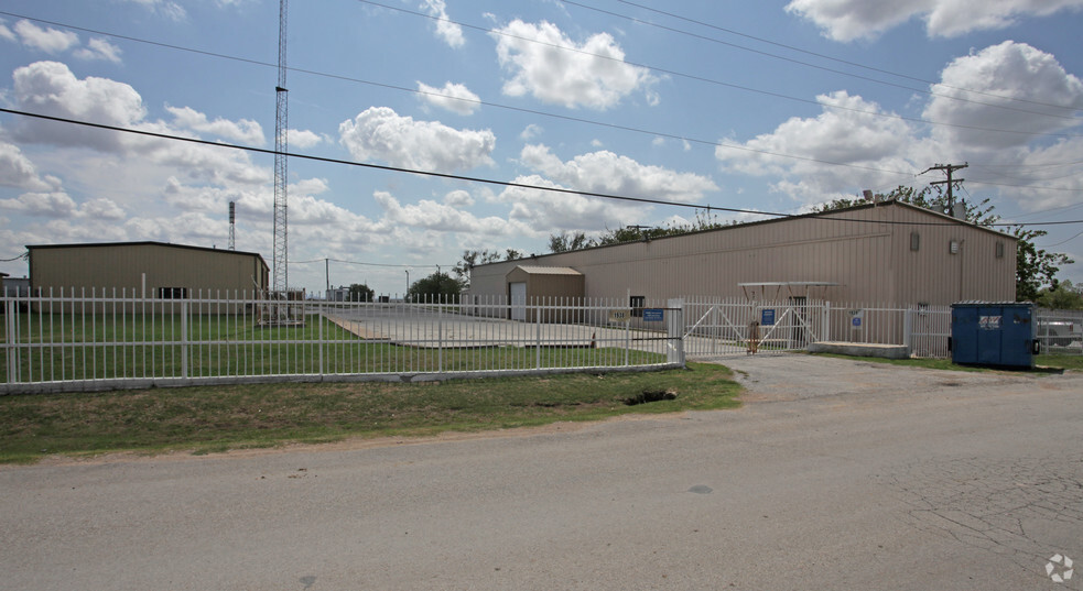 1928 Josh Rd, Fort Worth, TX for lease - Primary Photo - Image 1 of 3