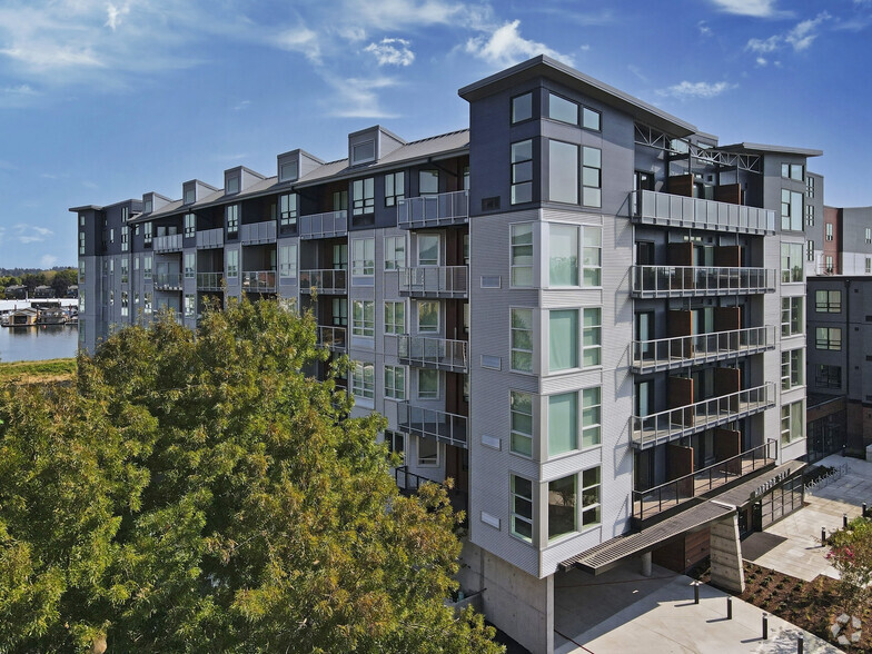 1055 N Anchor Way, Portland, OR for sale - Building Photo - Image 1 of 1