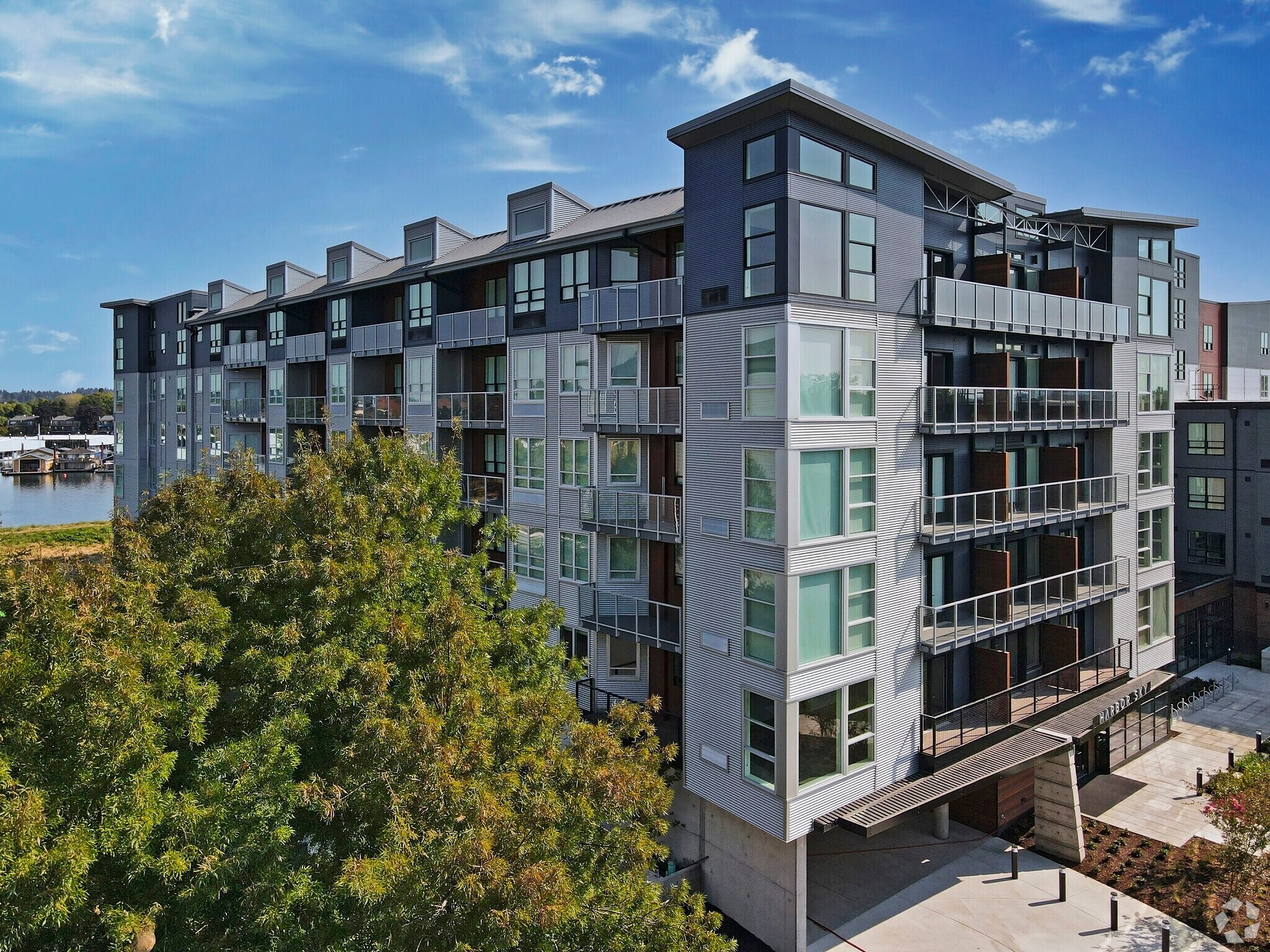 1055 N Anchor Way, Portland, OR for sale Primary Photo- Image 1 of 1