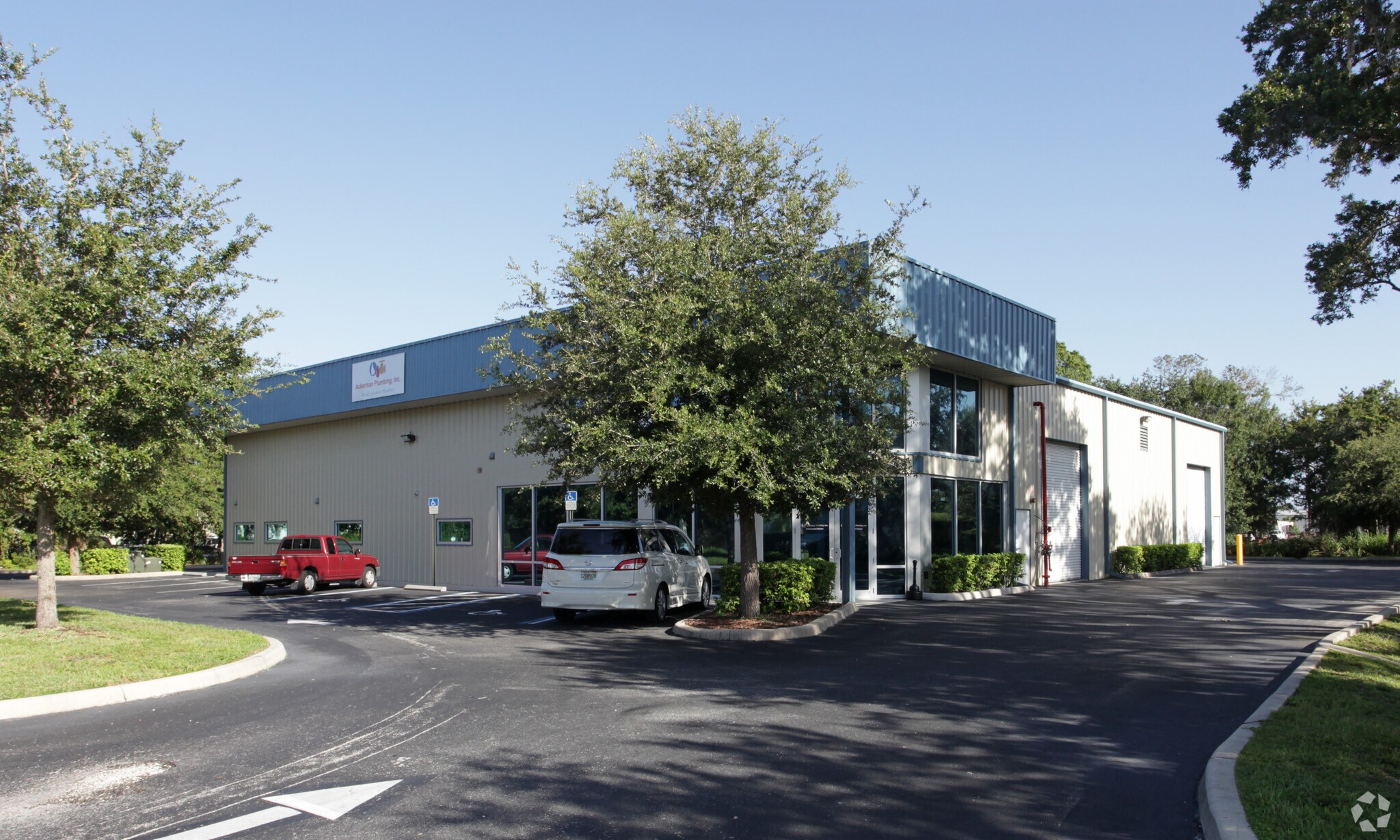 2011 Whitfield Park Loop, Sarasota, FL for sale Primary Photo- Image 1 of 1