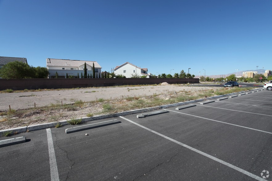 9848 Gilespie St, Las Vegas, NV for sale - Primary Photo - Image 1 of 3
