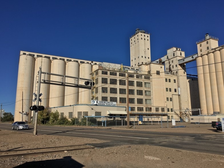 1208-1215 N Columbia St, Plainview, TX for sale - Primary Photo - Image 1 of 1