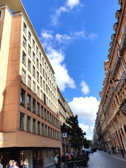 Office in Toulouse for lease - Building Photo - Image 3 of 12