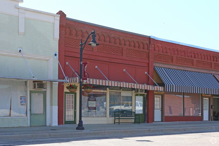 117 N Broadway St, Tecumseh, OK 74873