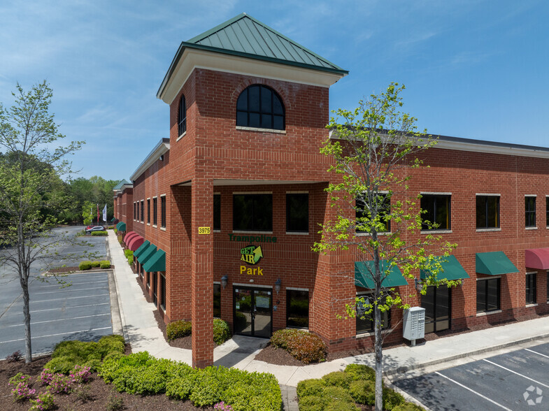 3975 Lakefield Ct, Suwanee, GA for lease - Building Photo - Image 3 of 13