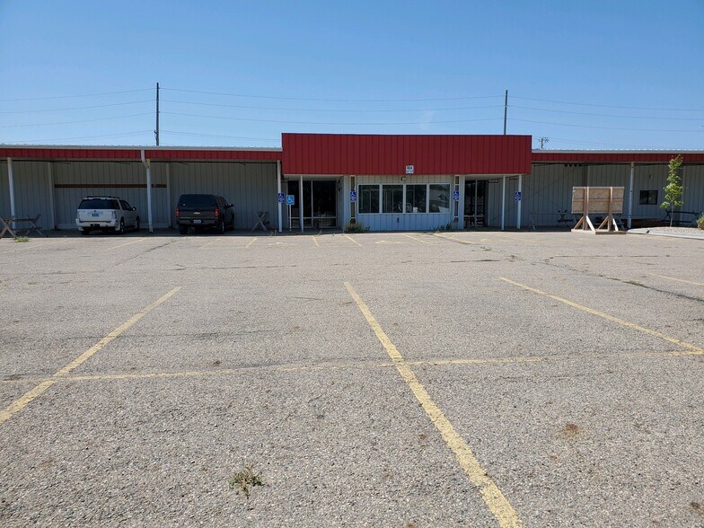 804 S 5th St, Aberdeen, SD for sale - Primary Photo - Image 1 of 1