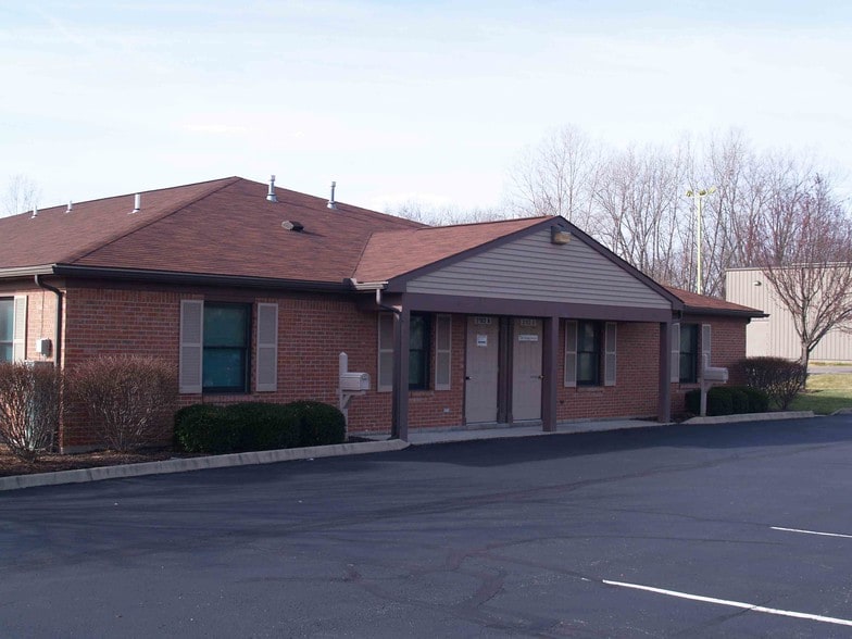 3183-3185 Beaver Vu Dr, Dayton, OH for lease - Primary Photo - Image 1 of 5