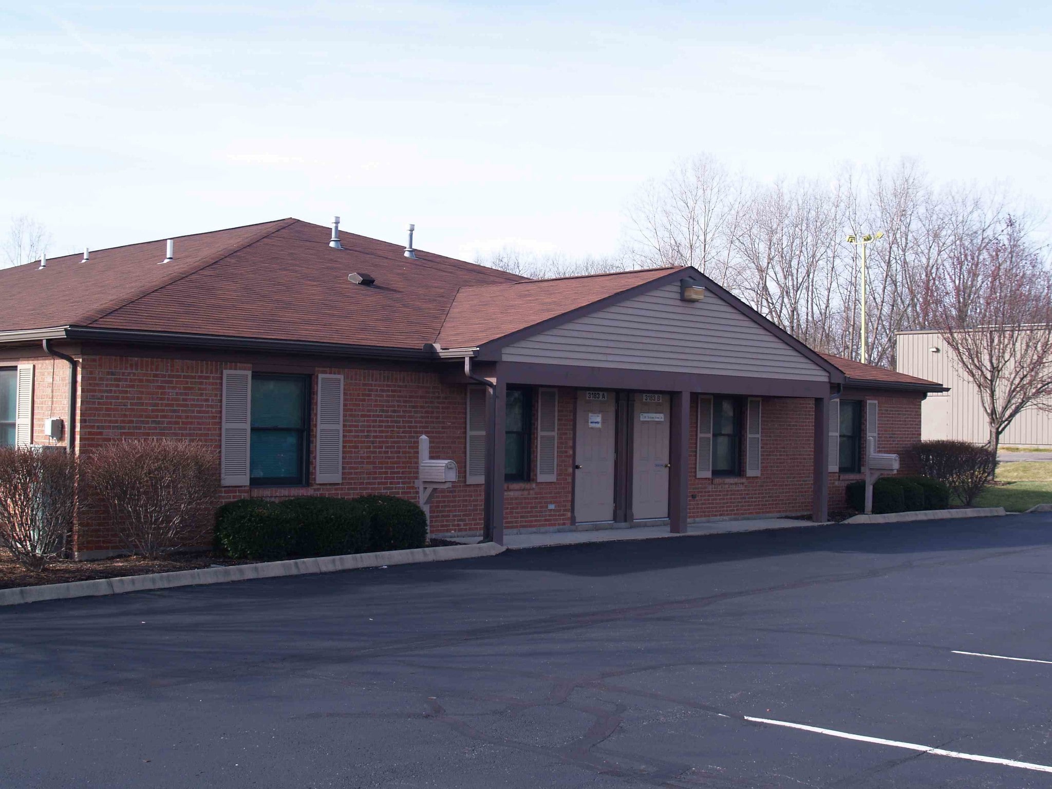 3183-3185 Beaver Vu Dr, Dayton, OH for lease Primary Photo- Image 1 of 6