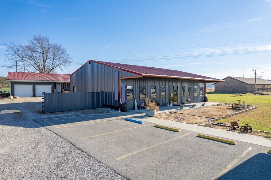 22472 Highway MM, Lebanon, MO for sale - Building Photo - Image 3 of 9