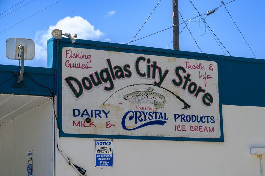 70 Steiner Flat Rd, Douglas City, CA for sale - Building Photo - Image 2 of 21