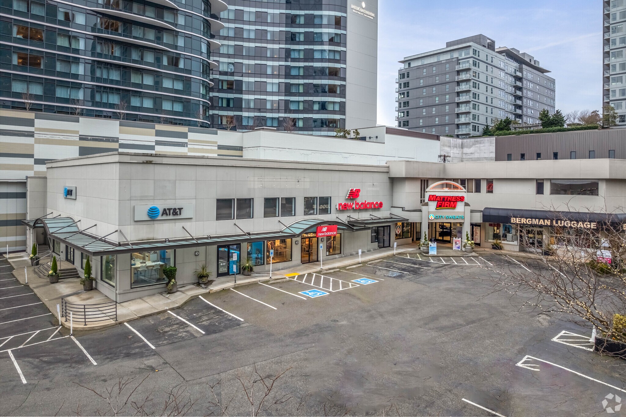 821-827 Bellevue Way NE, Bellevue, WA for lease Primary Photo- Image 1 of 15