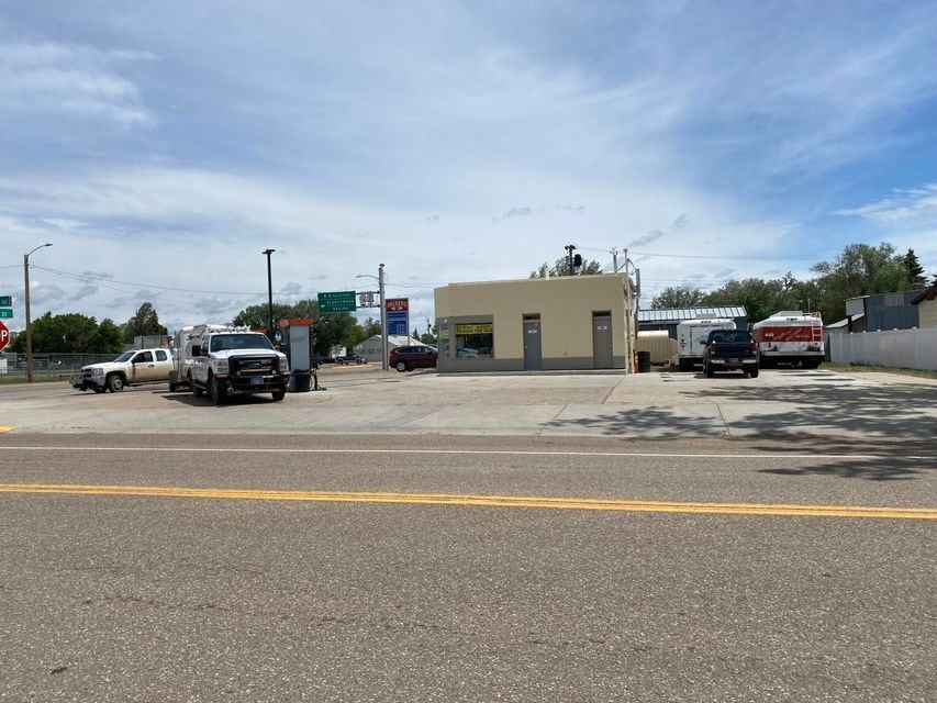 4 6th St, Culbertson, MT 59218 1,174 SQ FT Gas