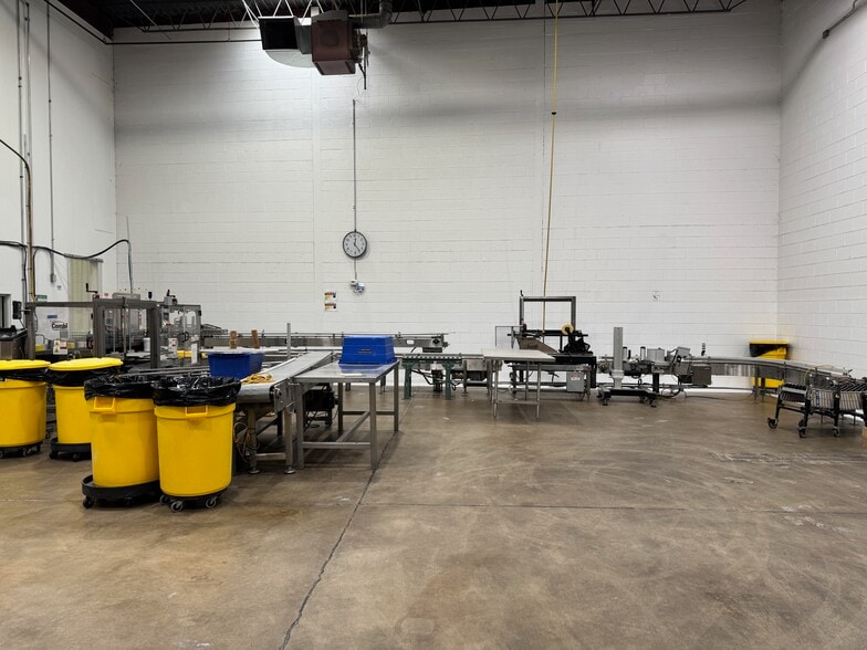 625 Public Service Rd, Waukegan, IL for sale - Building Photo - Image 3 of 14